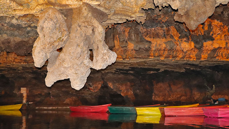 A Journey to the Underground World in Alisadr Cave
