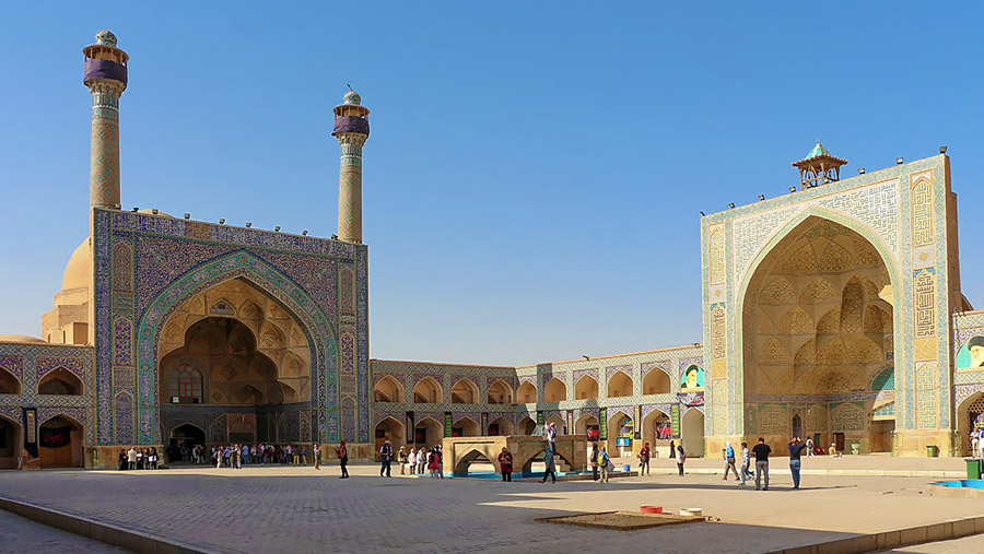 Jame Mosque of Isfahan over Twelve Century of History